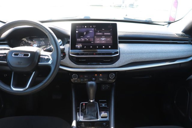 Used 2023 Jeep Compass Sport image 13