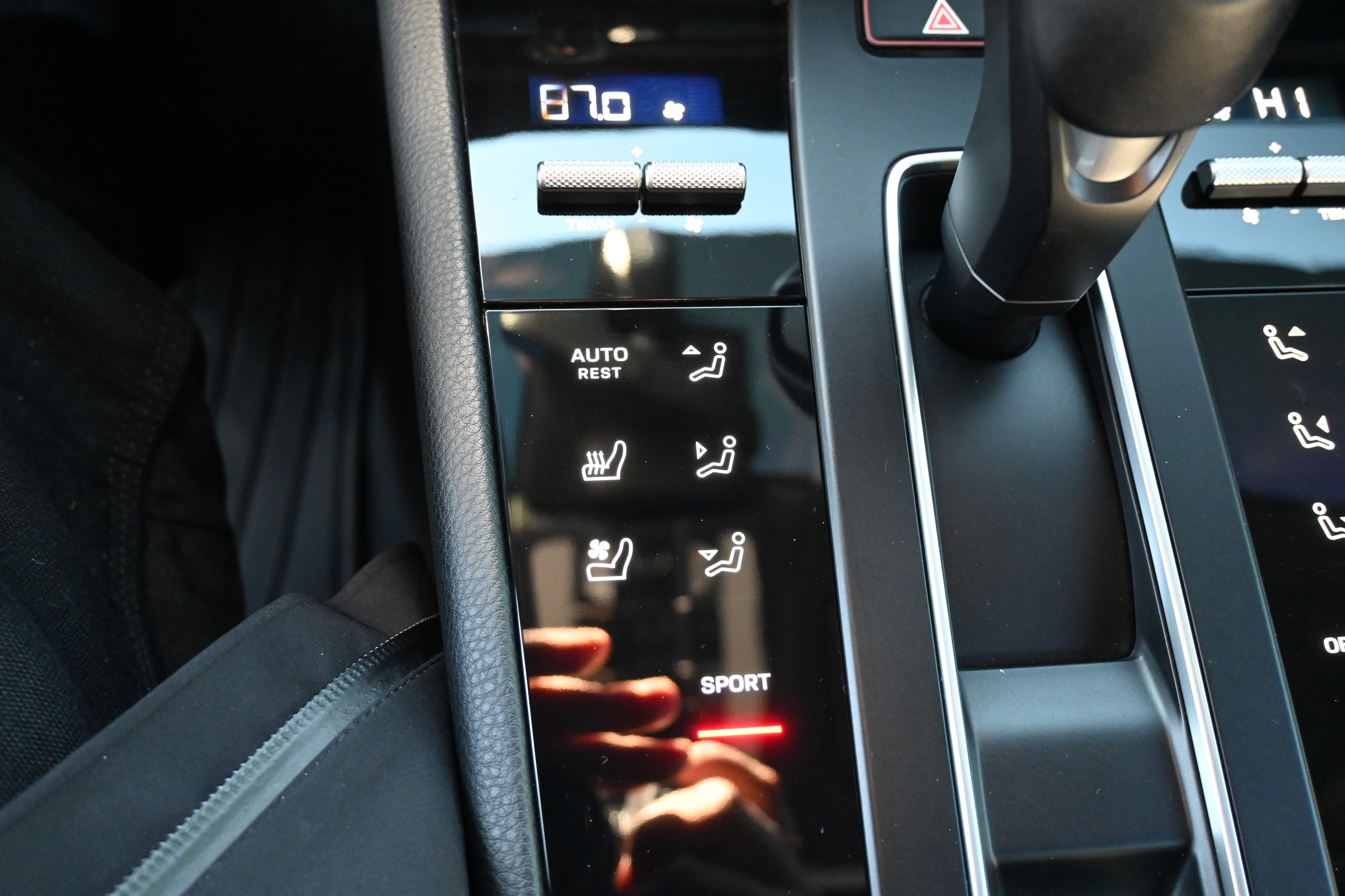 Used 2023 Porsche Macan image 29