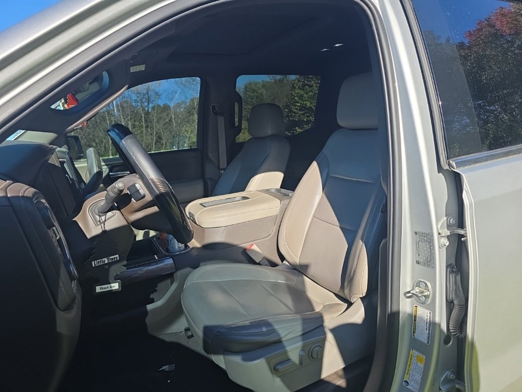 Used 2019 Chevrolet Silverado 1500 LTZ w/ LTZ Premium Package AWD/4WD image 11
