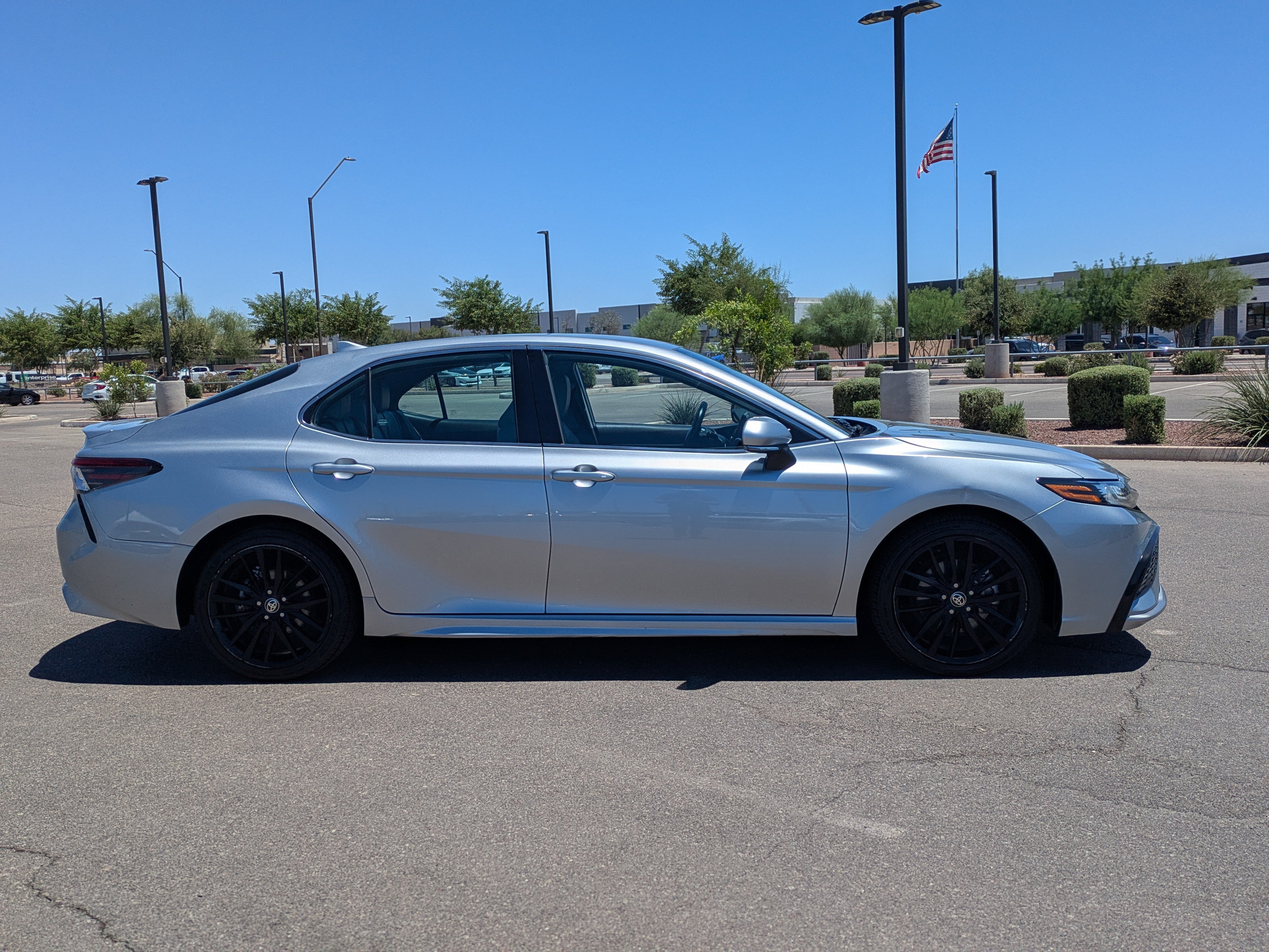 Used 2024 Toyota Camry XSE FWD image 6