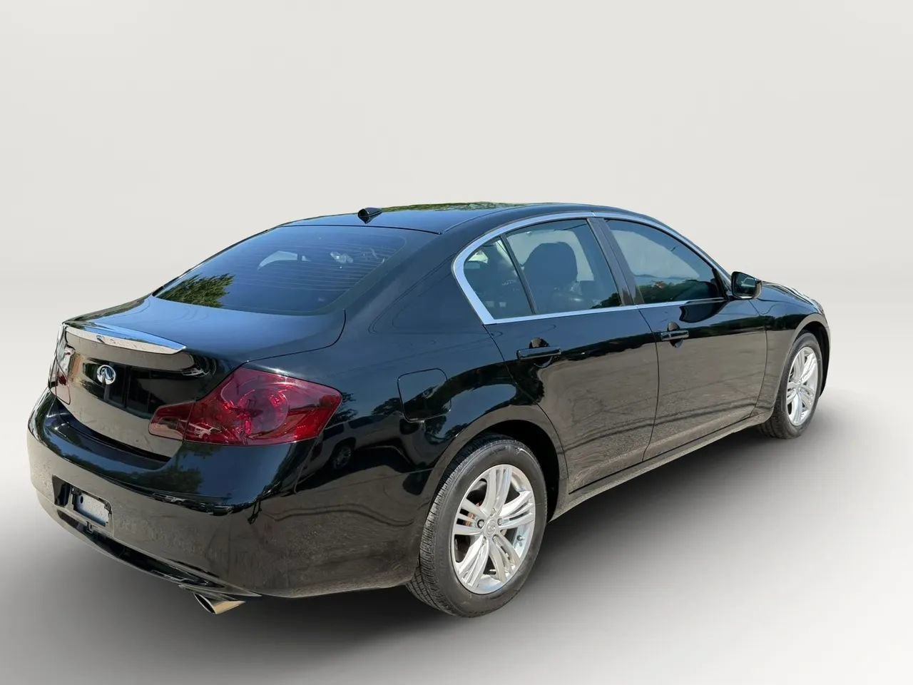 Used 2015 INFINITI Q40 AWD image 3