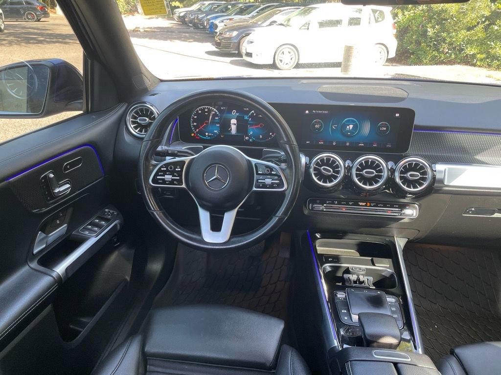 Used 2021 Mercedes-Benz GLB 250 4MATIC w/ Premium Package image 5