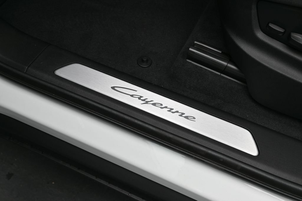 New 2026 Porsche Cayenne E-Hybrid Coupe AWD/4WD image 14