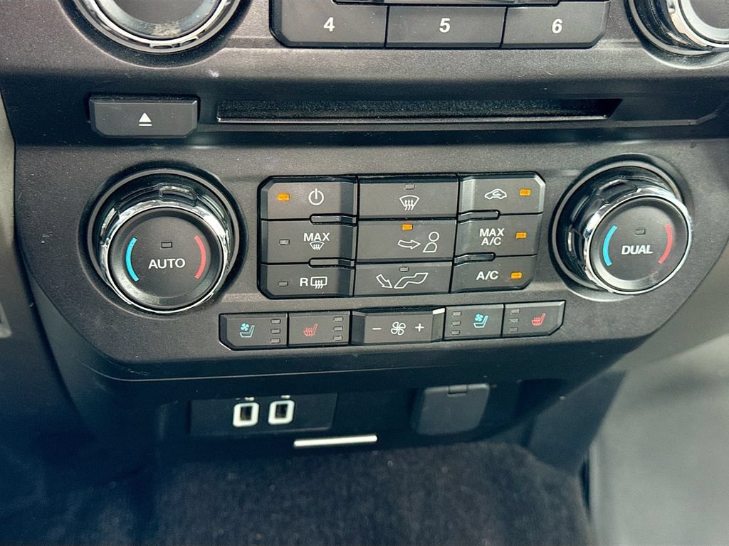 Used 2018 Ford F150 Lariat RWD image 28