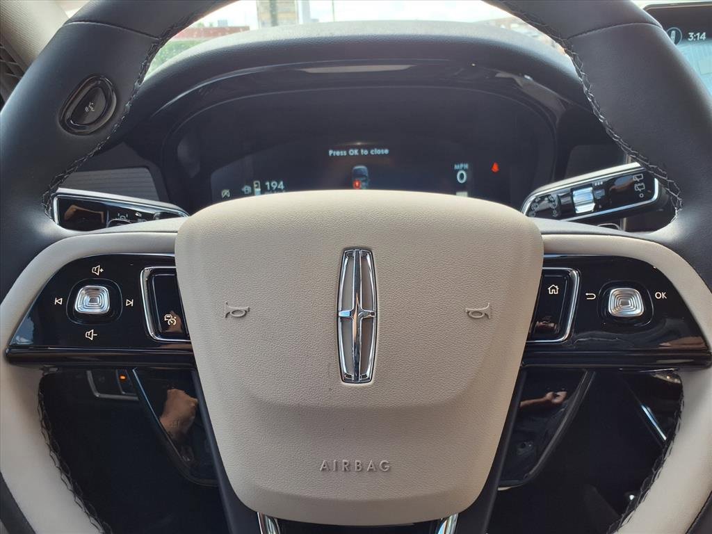 New 2026 Lincoln Corsair Premiere image 5