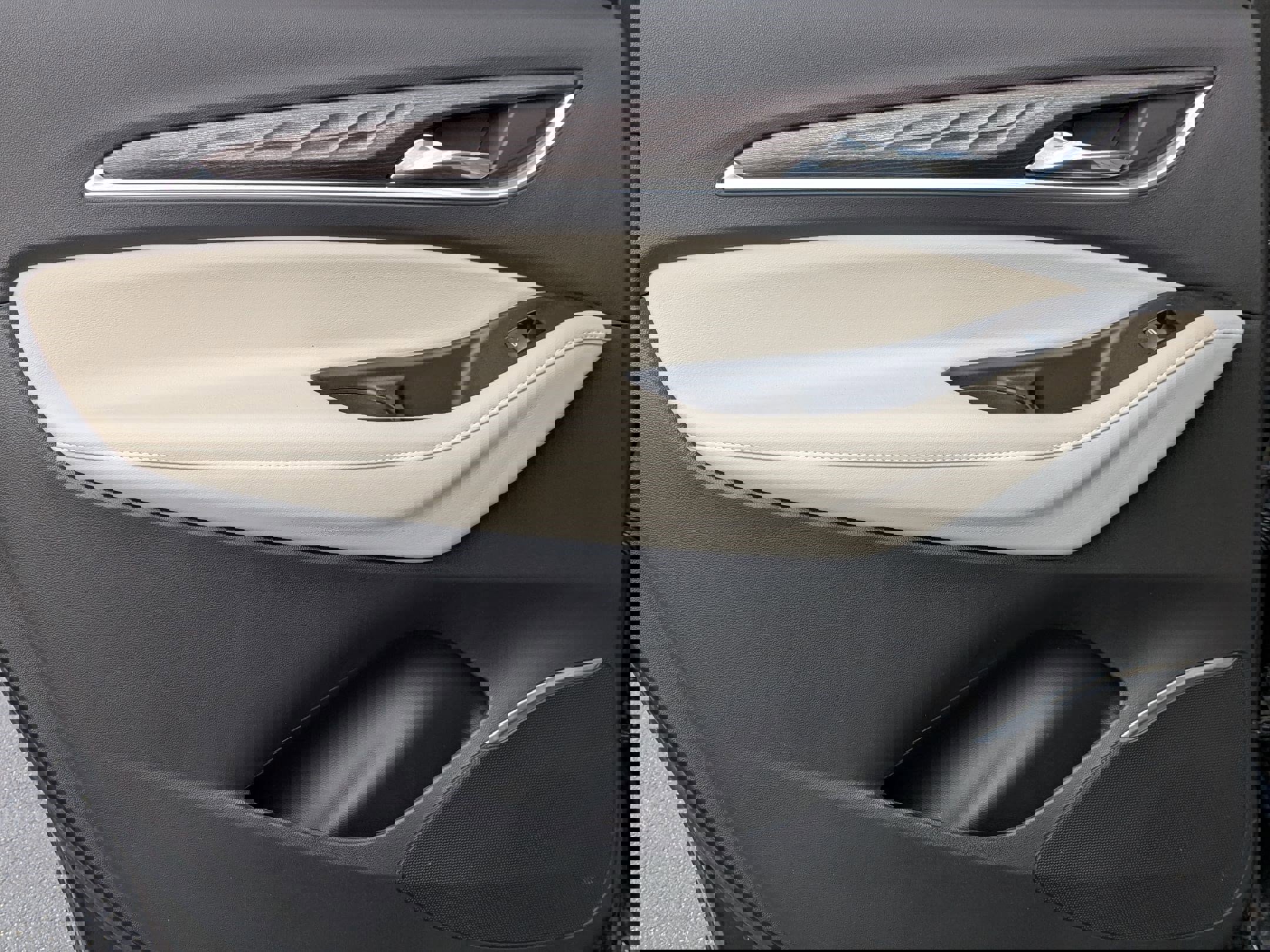 Used 2023 Buick Enclave Avenir w/ Avenir Technology Package image 27