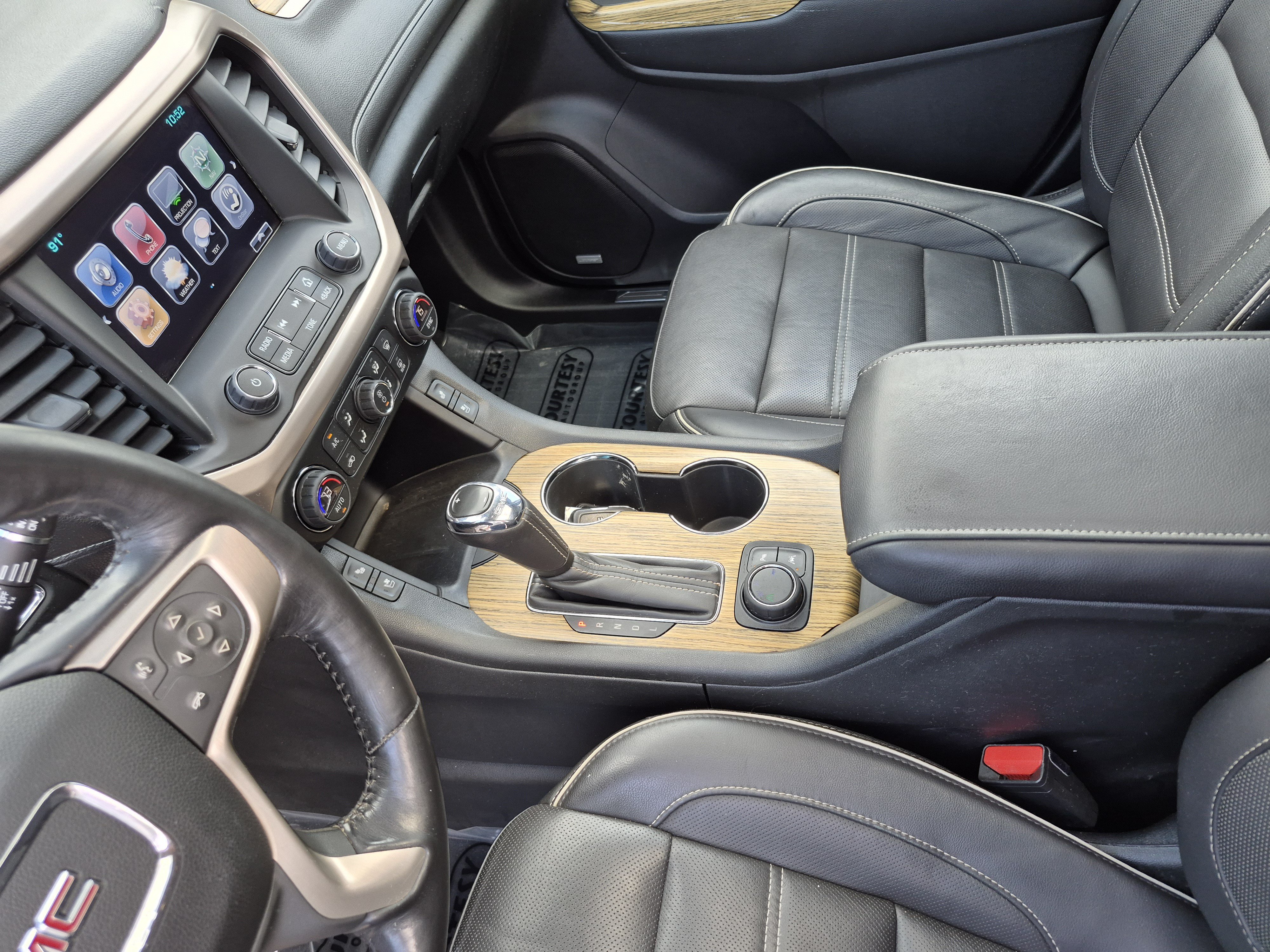Used 2017 GMC Acadia Denali w/ Technology Package FWD image 22
