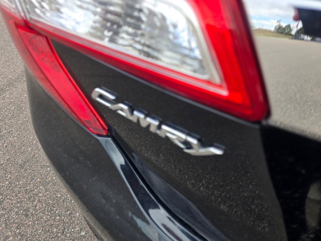 Used 2013 Toyota Camry XLE w/ Convenience Pkg image 10