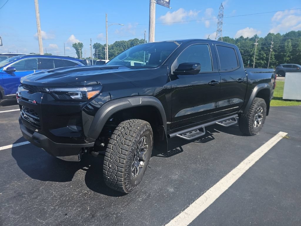 Used 2026 Chevrolet Colorado ZR2 w/ Technology Package AWD/4WD image 1