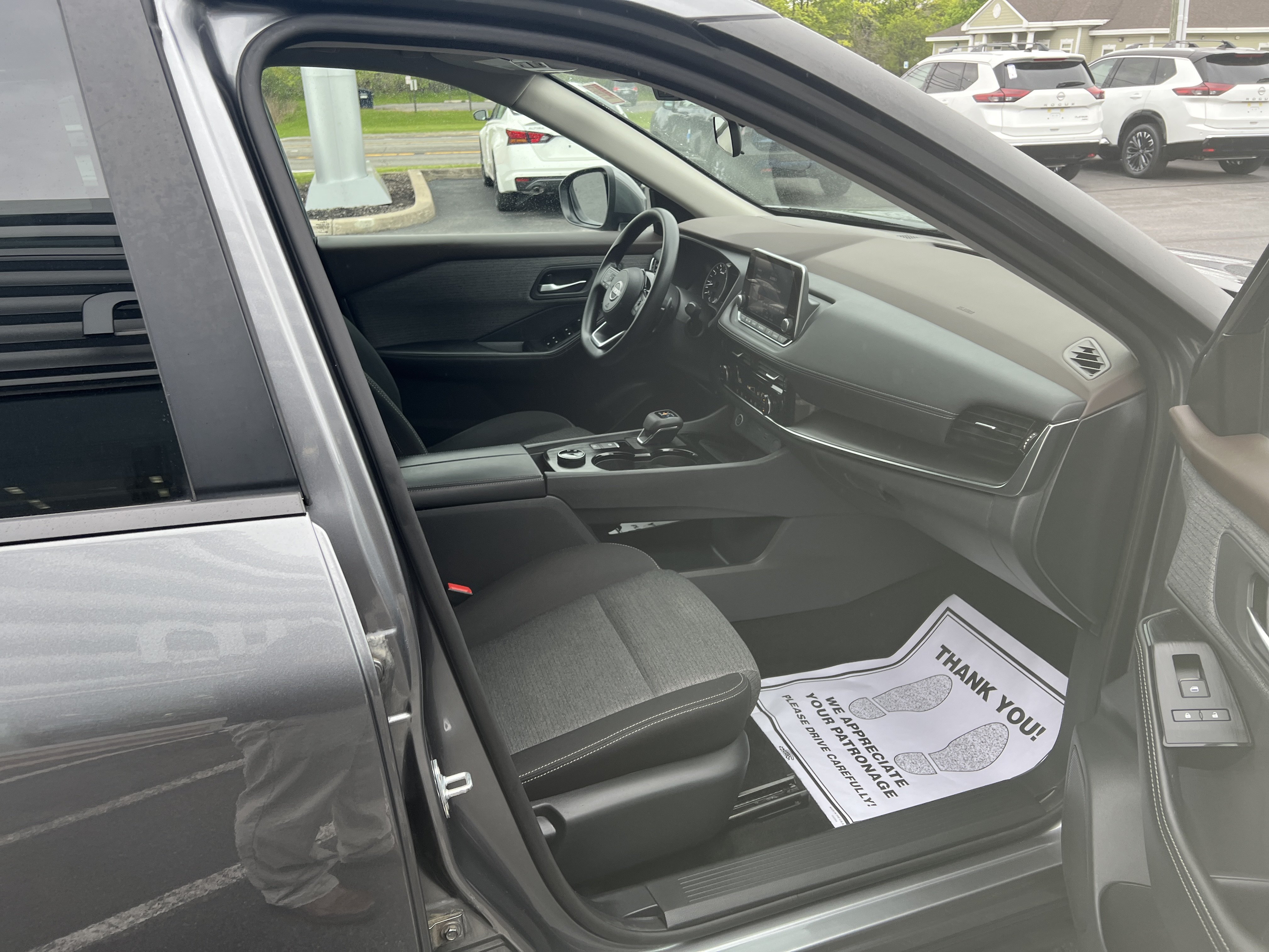 Used 2022 Nissan Rogue SV AWD/4WD image 11