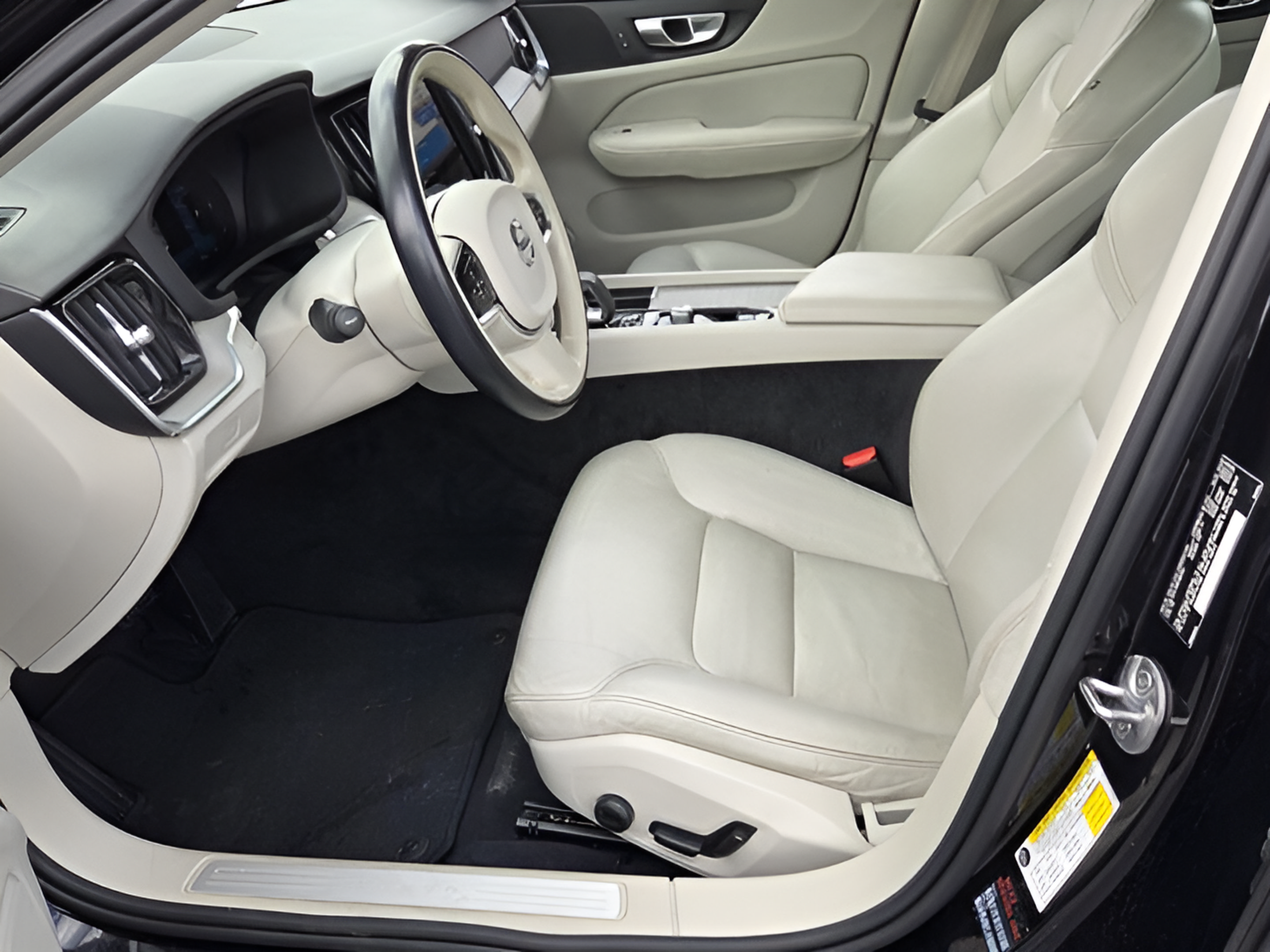Used 2024 Volvo S60 B5 Plus FWD image 9