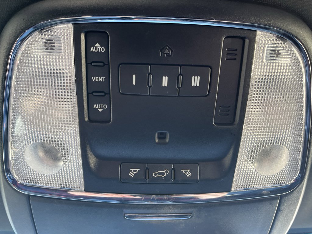 Used 2016 Jeep Grand Cherokee Limited 75th Anniversary image 21