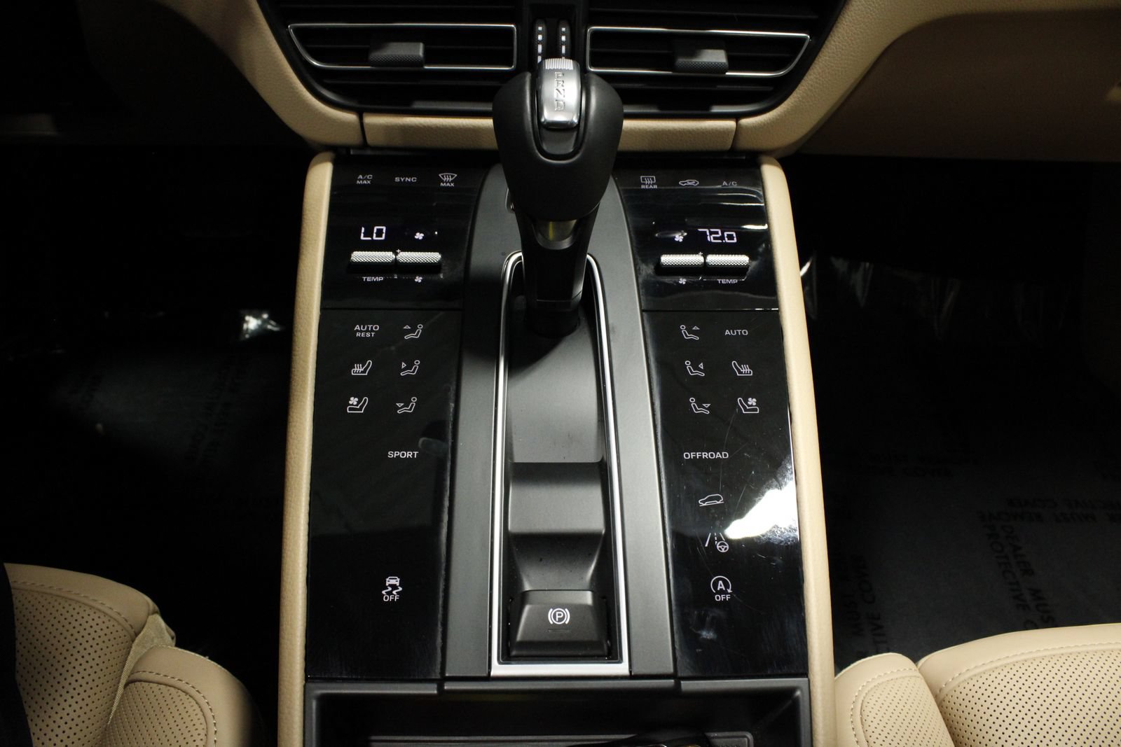 Certified 2026 Porsche Macan AWD/4WD image 33