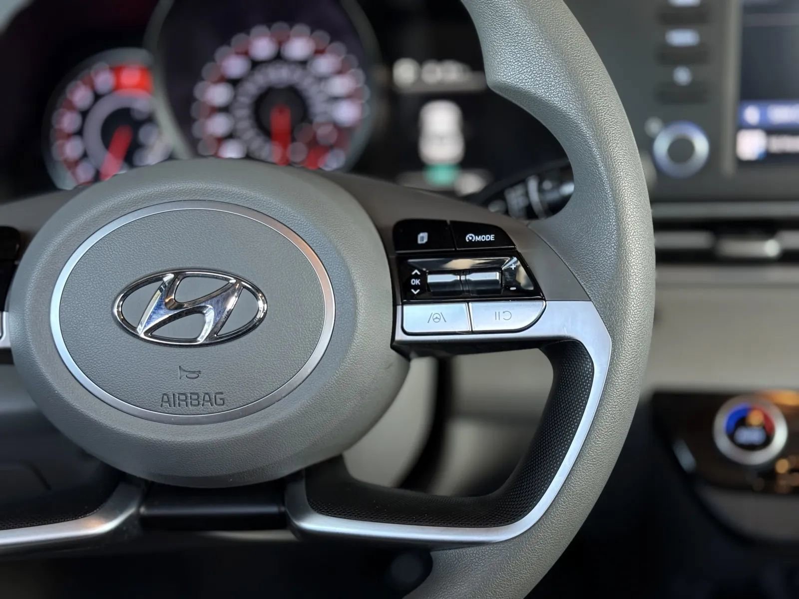 Used 2023 Hyundai Elantra SEL image 22