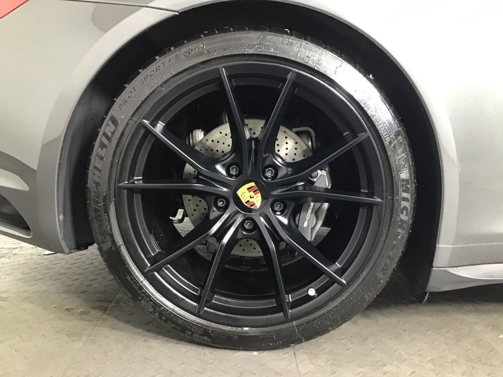 Certified 2017 Porsche 911 Carrera 4 AWD/4WD image 13