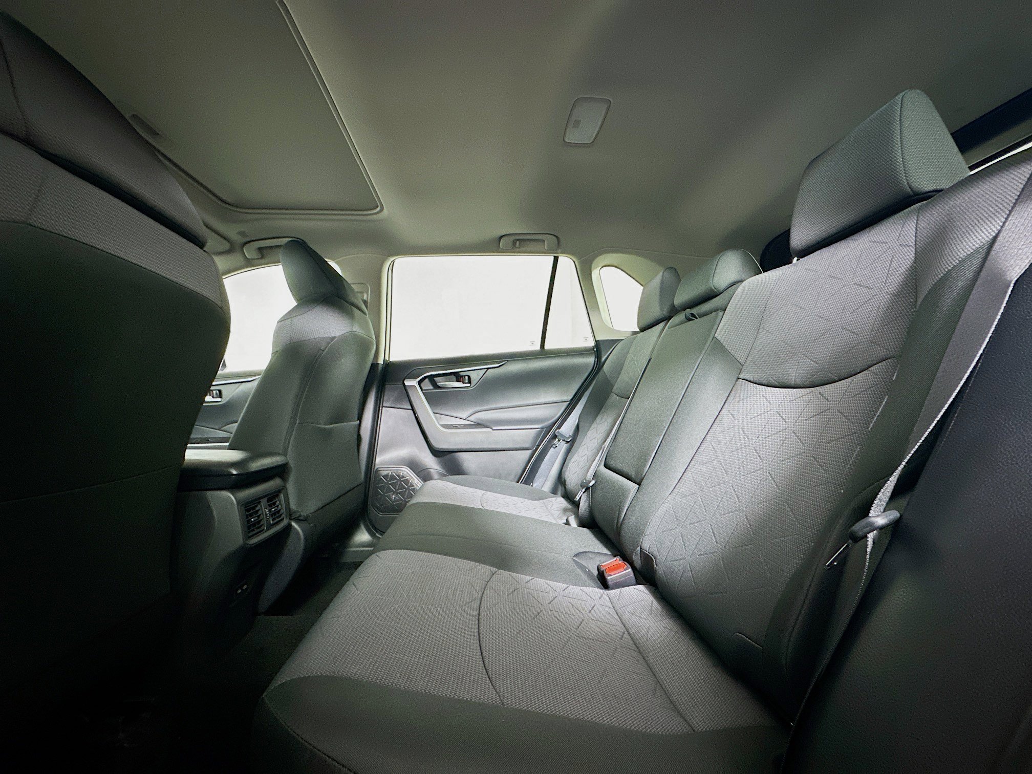 Used 2025 Toyota RAV4 XLE w/ Convenience Package image 28