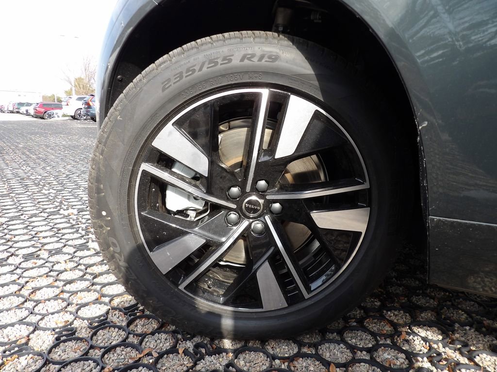 New 2026 Volvo XC60 T8 Core w/ Protection Package Premier image 29