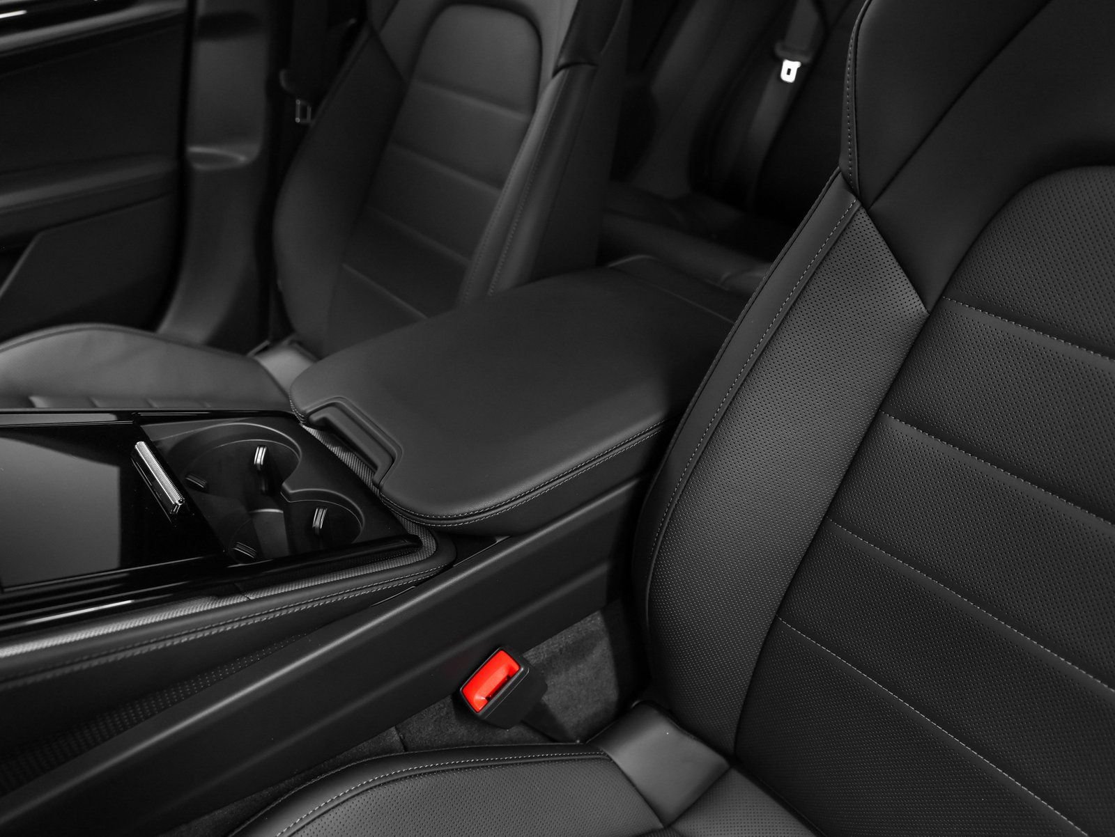 New 2026 Porsche Panamera 4 AWD/4WD image 38