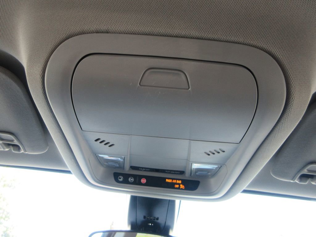 Used 2023 GMC Acadia SLE w/ Driver Convenience Package image 29