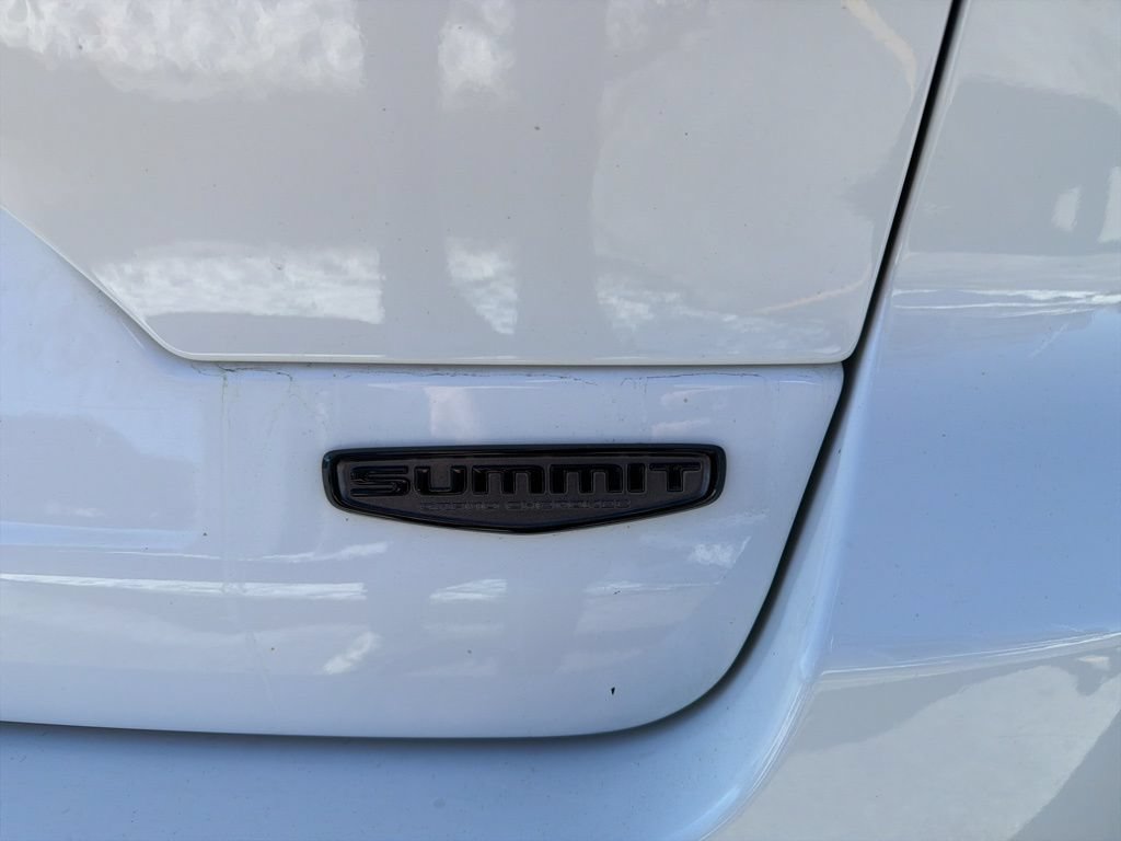 Used 2025 Jeep Grand Cherokee Summit AWD/4WD image 5