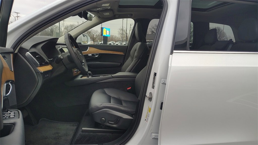 Certified 2024 Volvo XC90 T8 Plus image 7