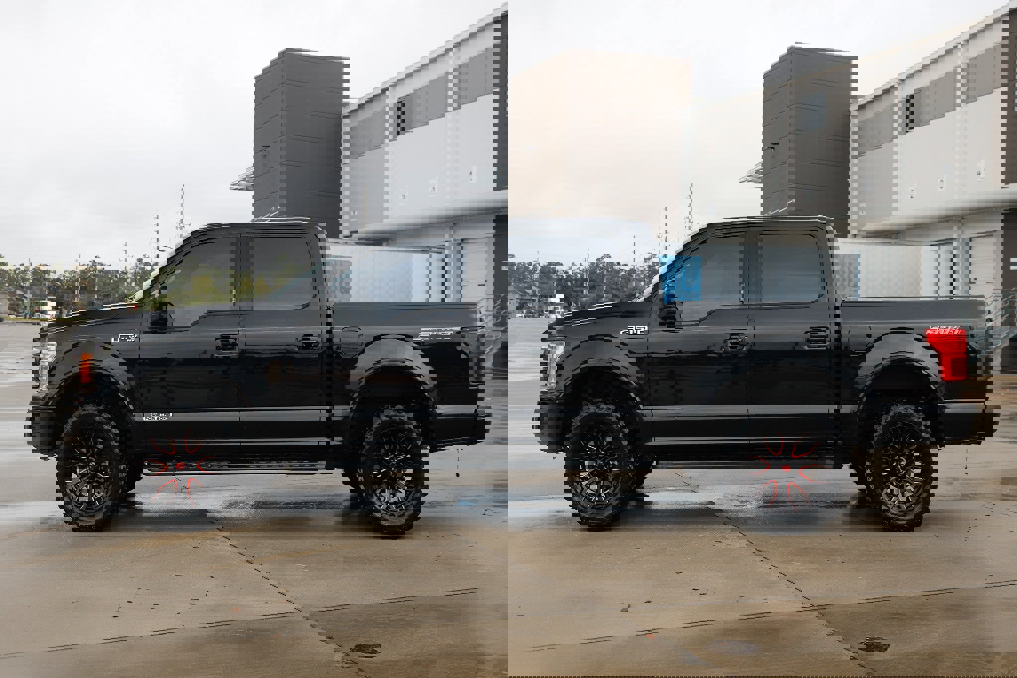 Used 2019 Ford F150 Lariat image 8