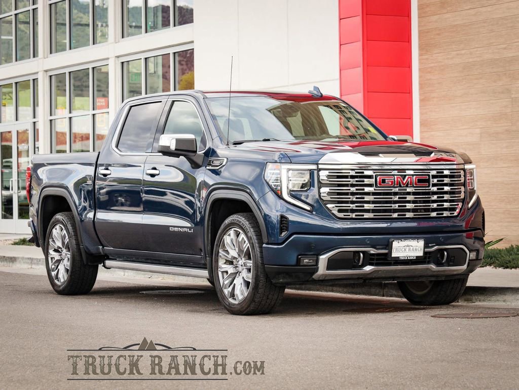 Used 2022 GMC Sierra 1500 Denali w/ Denali Reserve Package AWD/4WD image 1