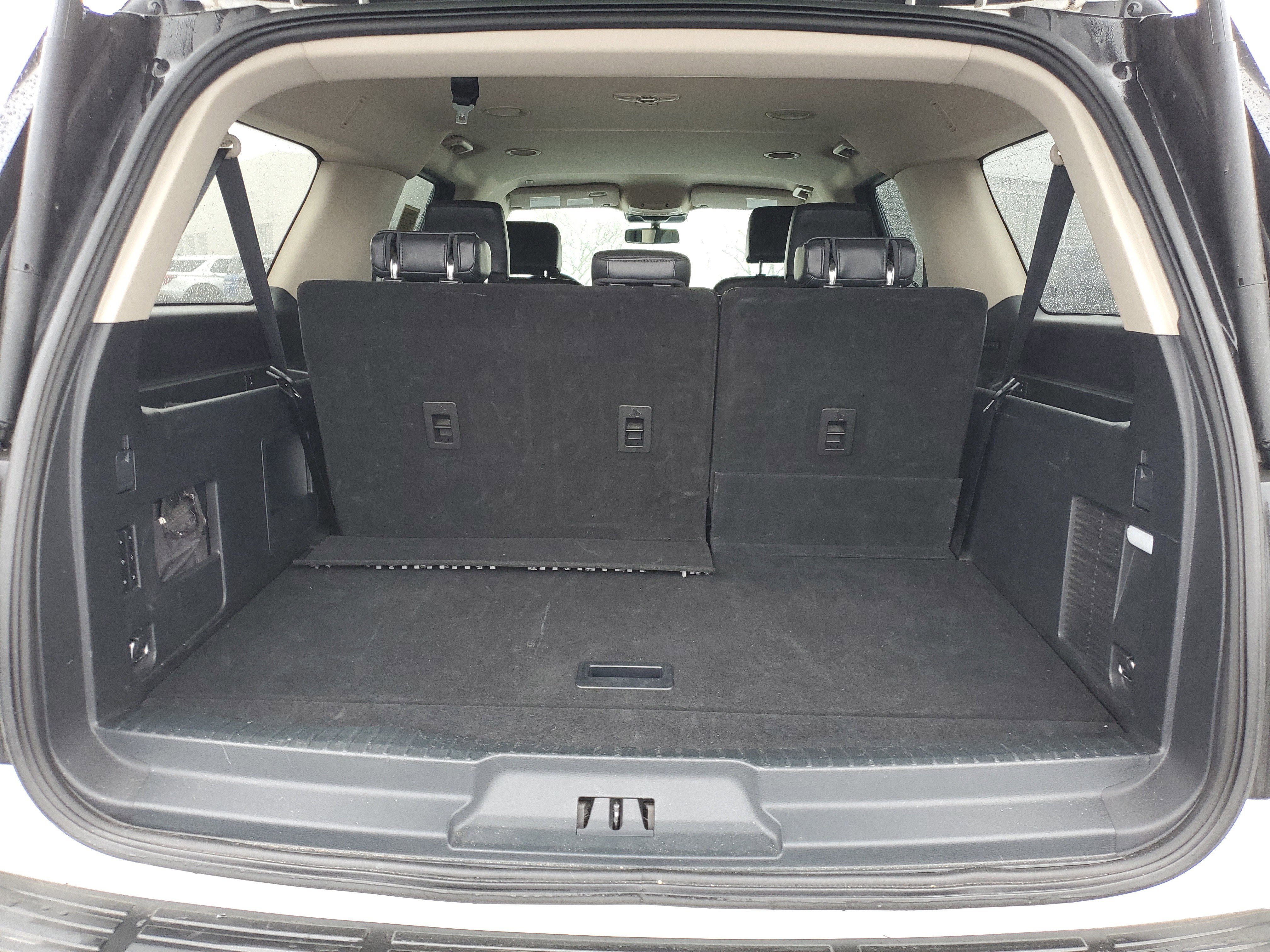 Used 2023 Ford Expedition Max XLT image 8