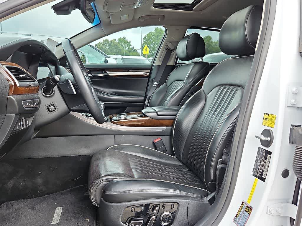 Used 2018 Genesis G90 3.3T Premium AWD/4WD image 12