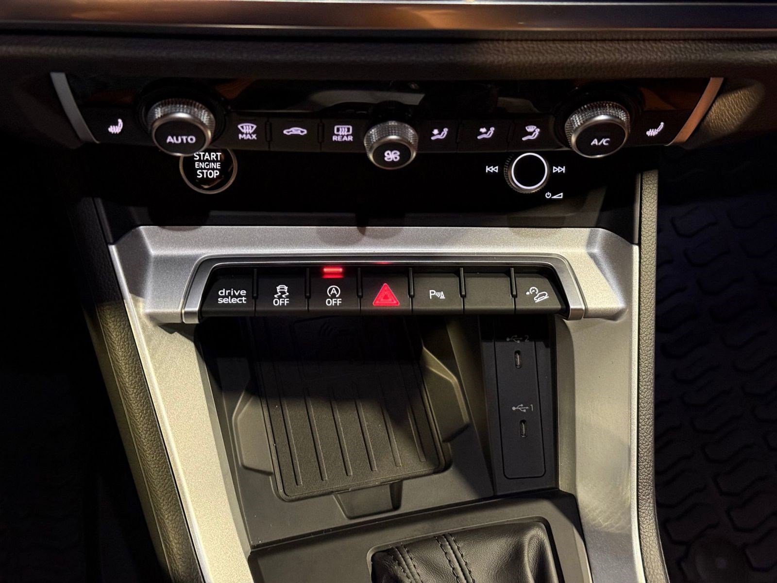 Certified 2025 Audi Q3 2.0T Premium w/ Convenience Package image 17