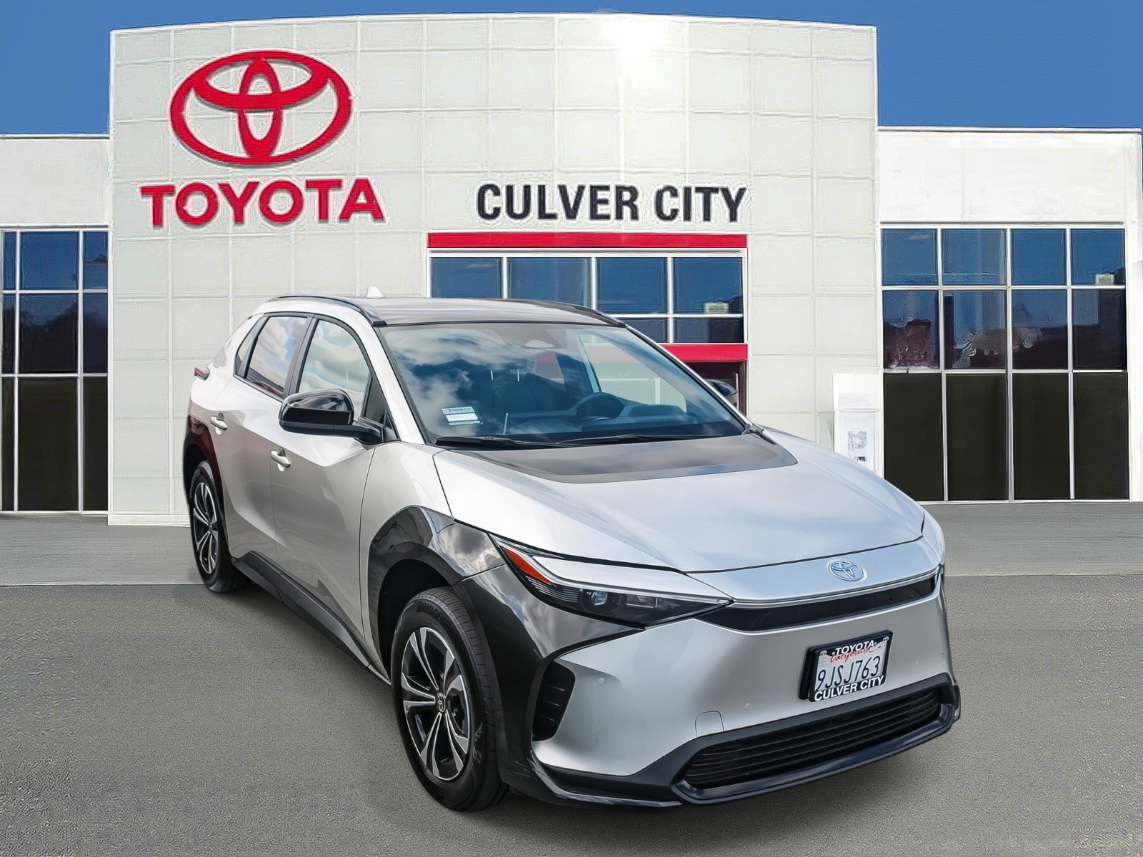 Used 2023 Toyota bZ4X FWD w/ Weather Package image 1