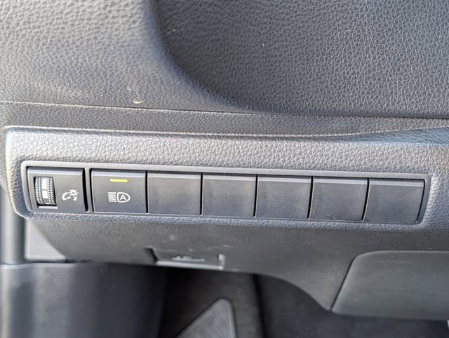 Used 2025 Toyota Corolla SE image 24
