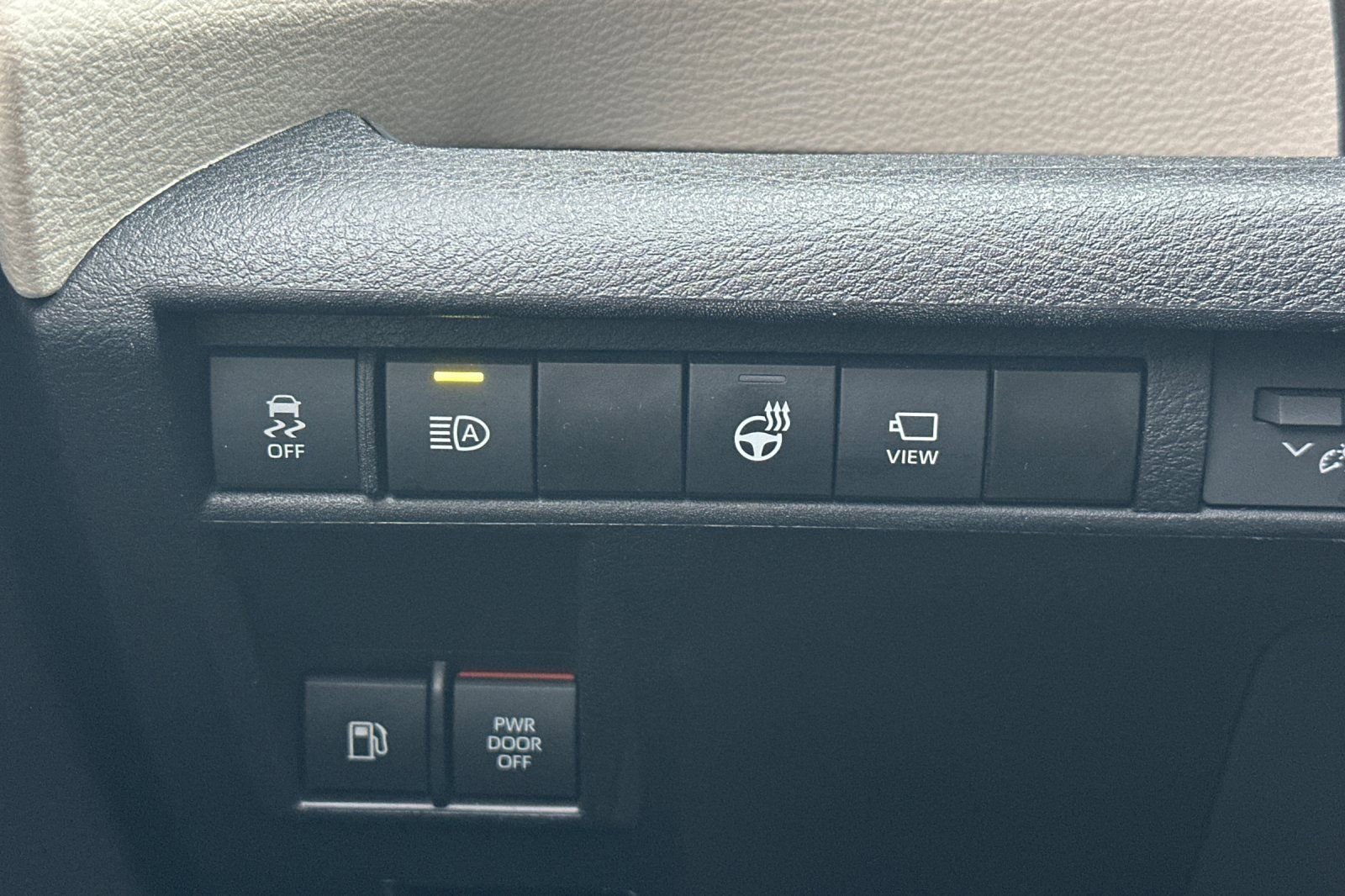 Used 2023 Toyota Sienna Platinum image 41