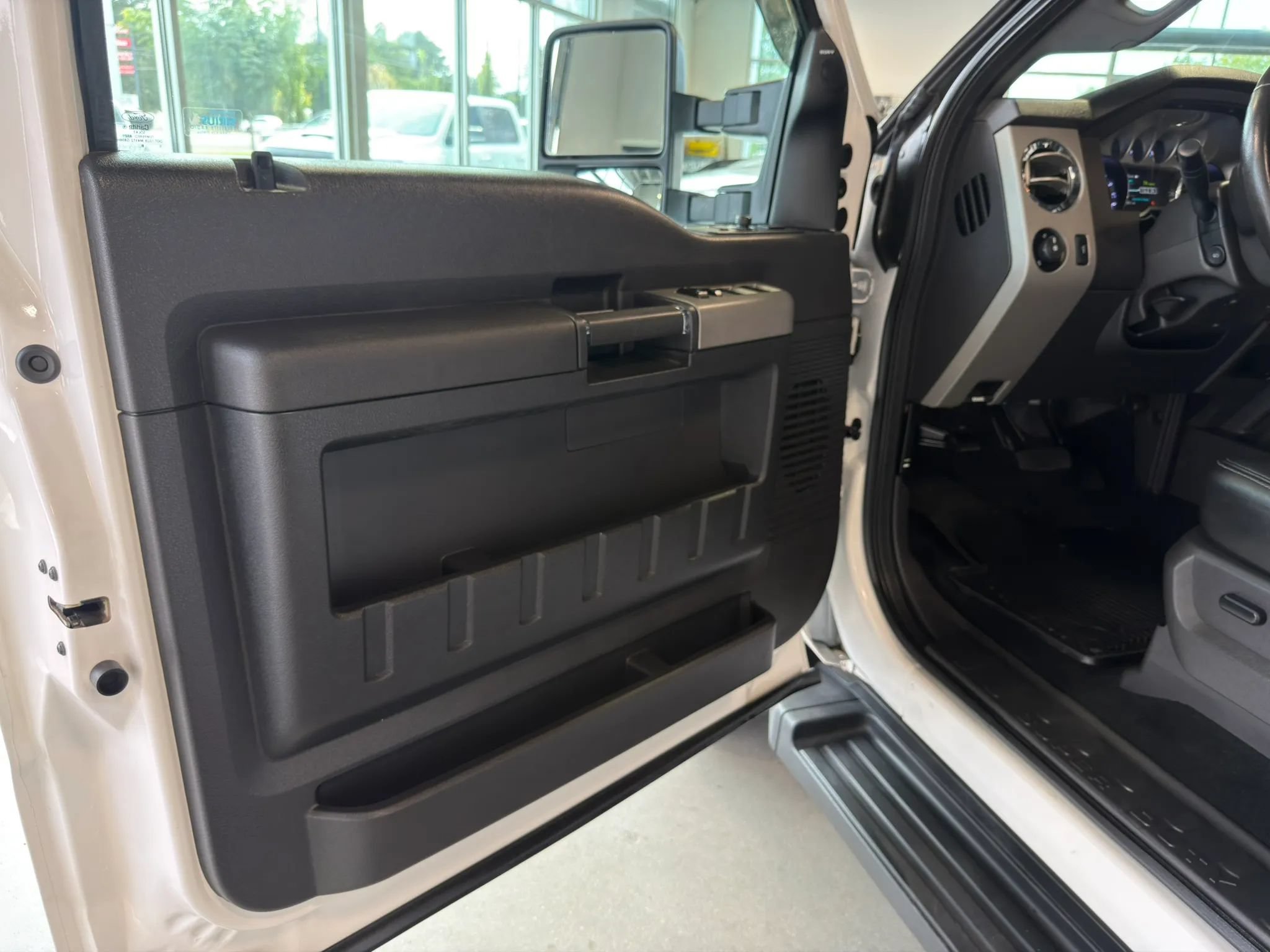 Used 2016 Ford F350 Lariat w/ Lariat Ultimate Package AWD/4WD image 15