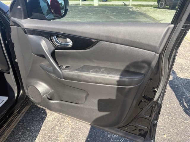 Used 2022 Nissan Rogue Sport SL AWD/4WD image 29
