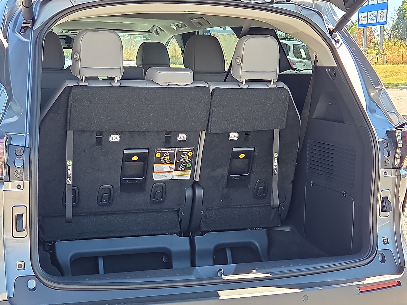 New 2026 Toyota Sienna XLE FWD image 6