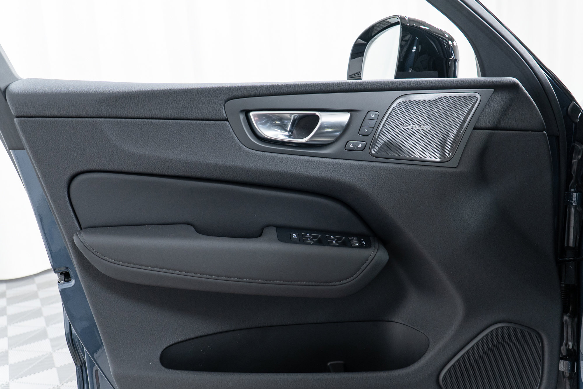 New 2026 Volvo XC60 B5 Ultra w/ Climate Package image 11