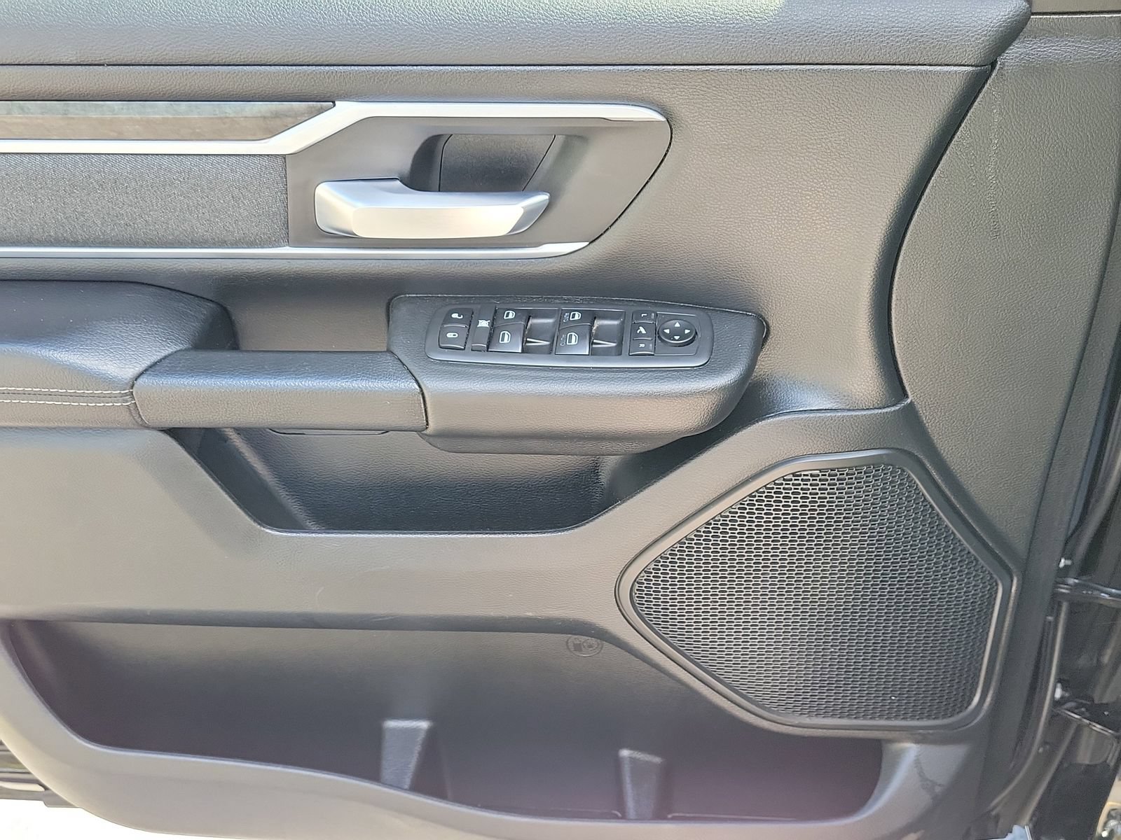 Used 2020 RAM 1500 Big Horn AWD/4WD image 17