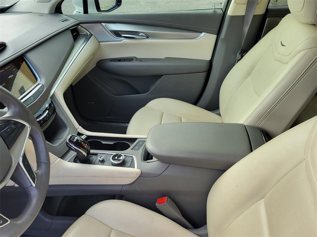 Used 2021 Cadillac XT5 Premium Luxury image 31