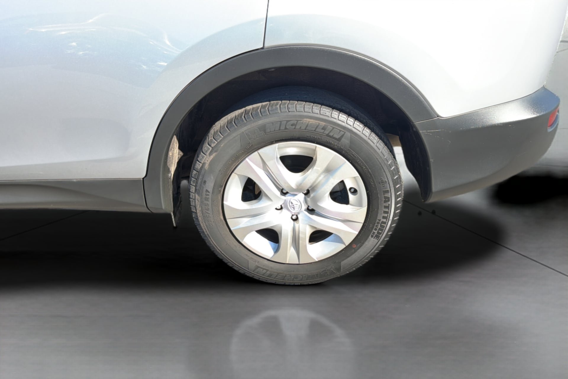 Used 2014 Toyota RAV4 LE FWD image 37
