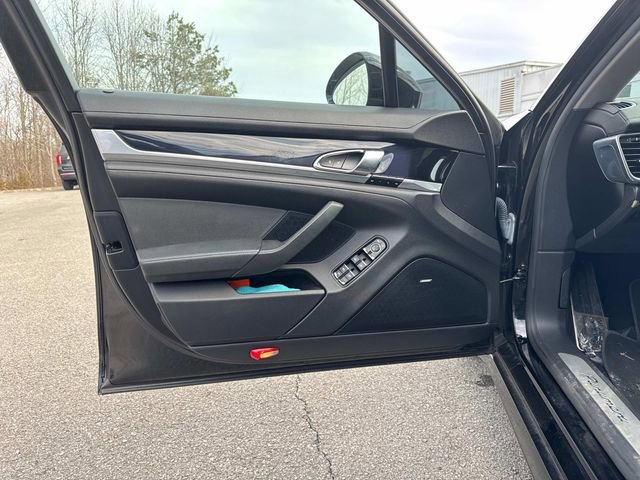 Used 2015 Porsche Panamera image 27