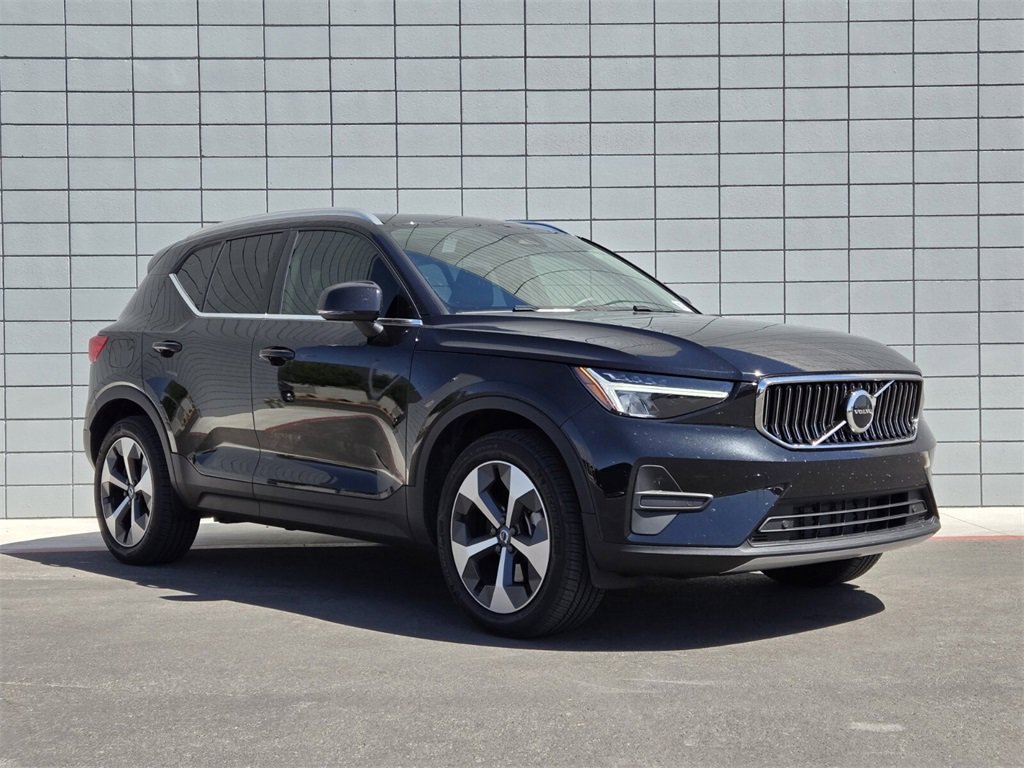 New 2025 Volvo XC40 B5 Core w/ Protection Package Premier image 3
