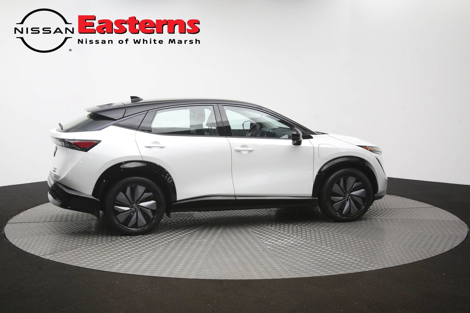 Used 2024 Nissan Ariya AWD image 42