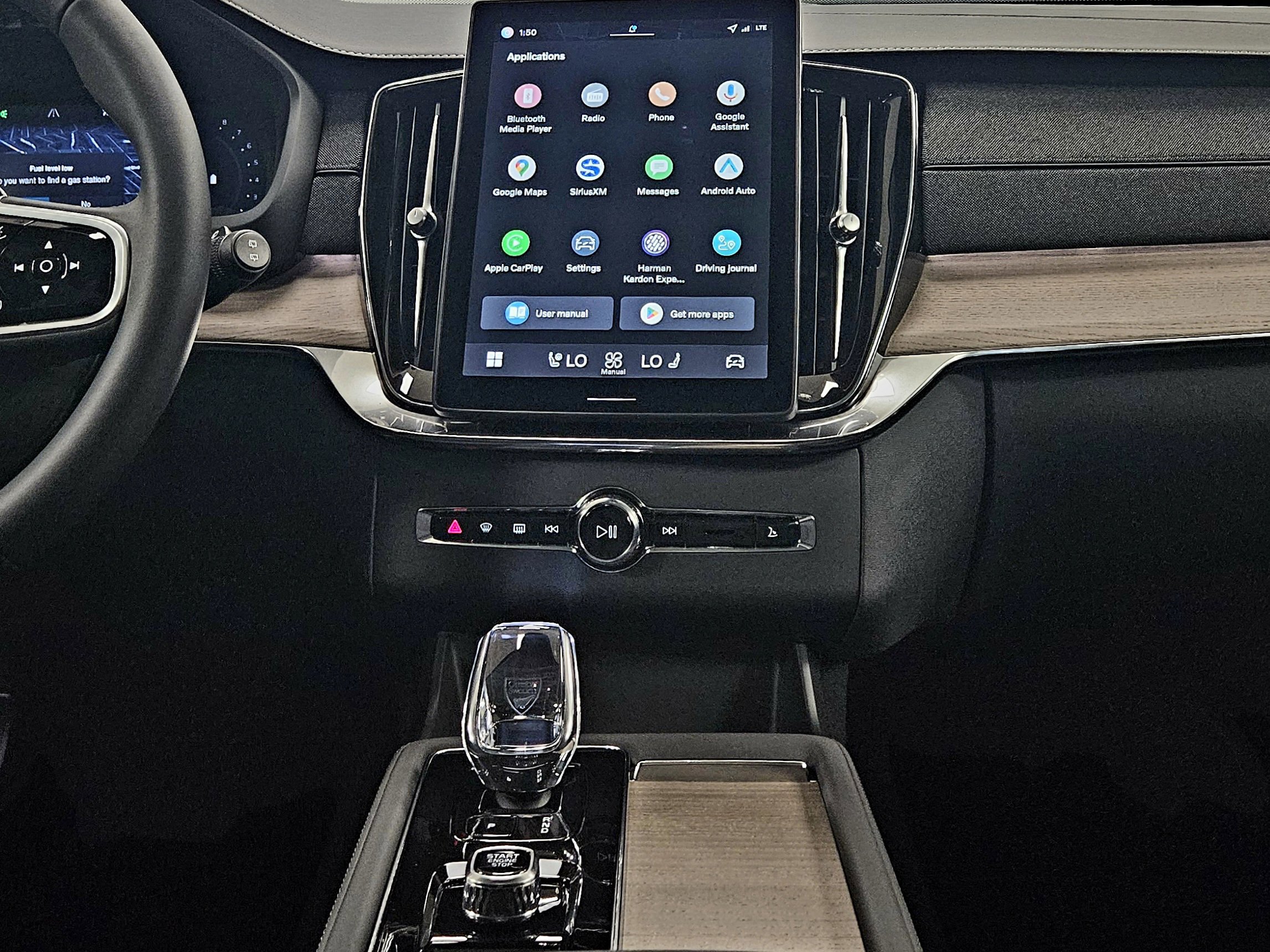 New 2026 Volvo XC90 B6 Plus w/ Protection Package Premier AWD/4WD image 13