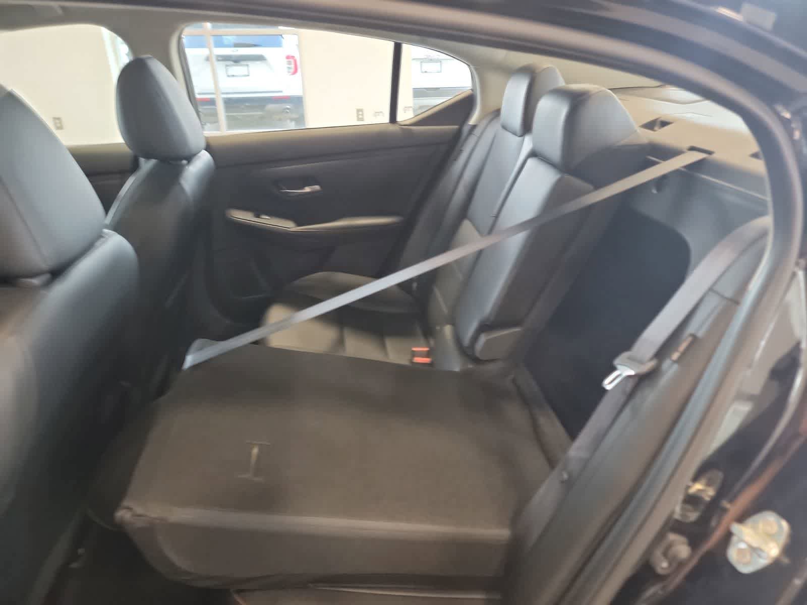 Used 2023 Nissan Sentra SR w/ SR Premium Package FWD image 32
