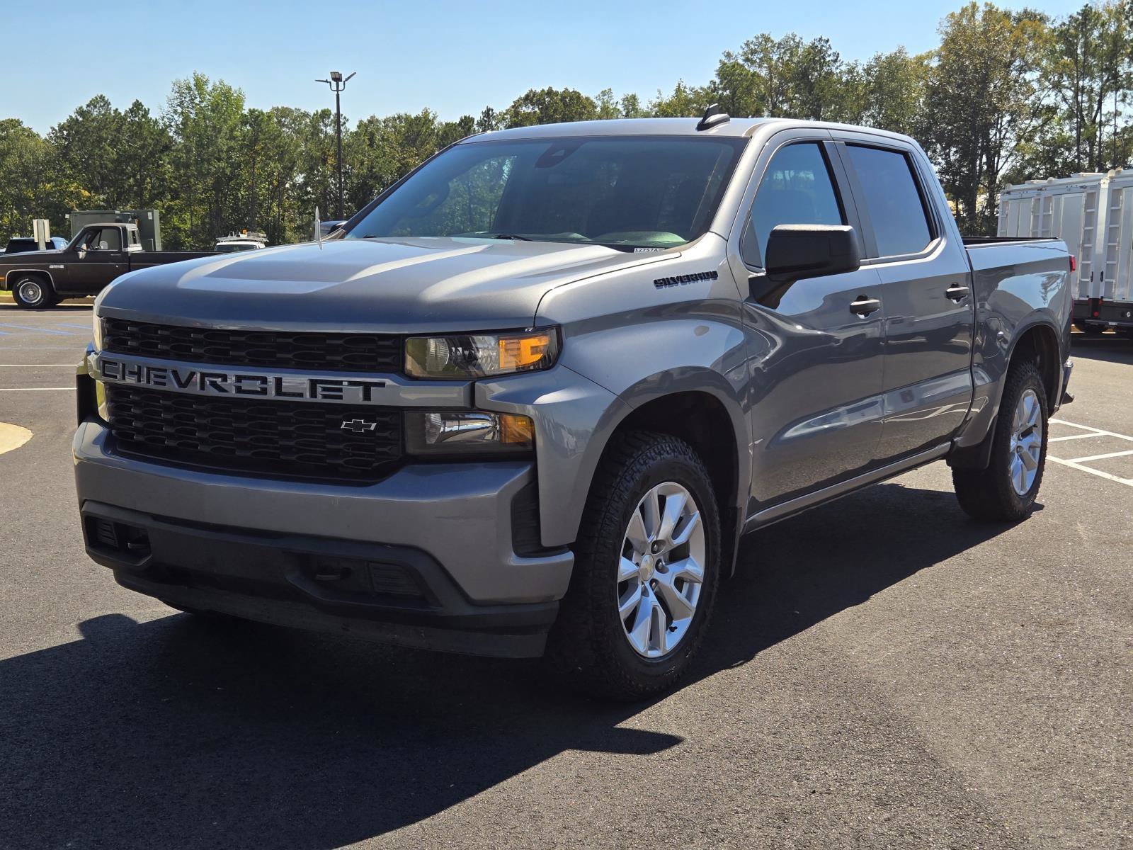 Used 2021 Chevrolet Silverado 1500 Custom w/ LPO, Dark Essentials Package RWD image 2