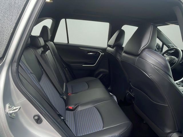Used 2023 Toyota RAV4 XSE AWD/4WD image 16