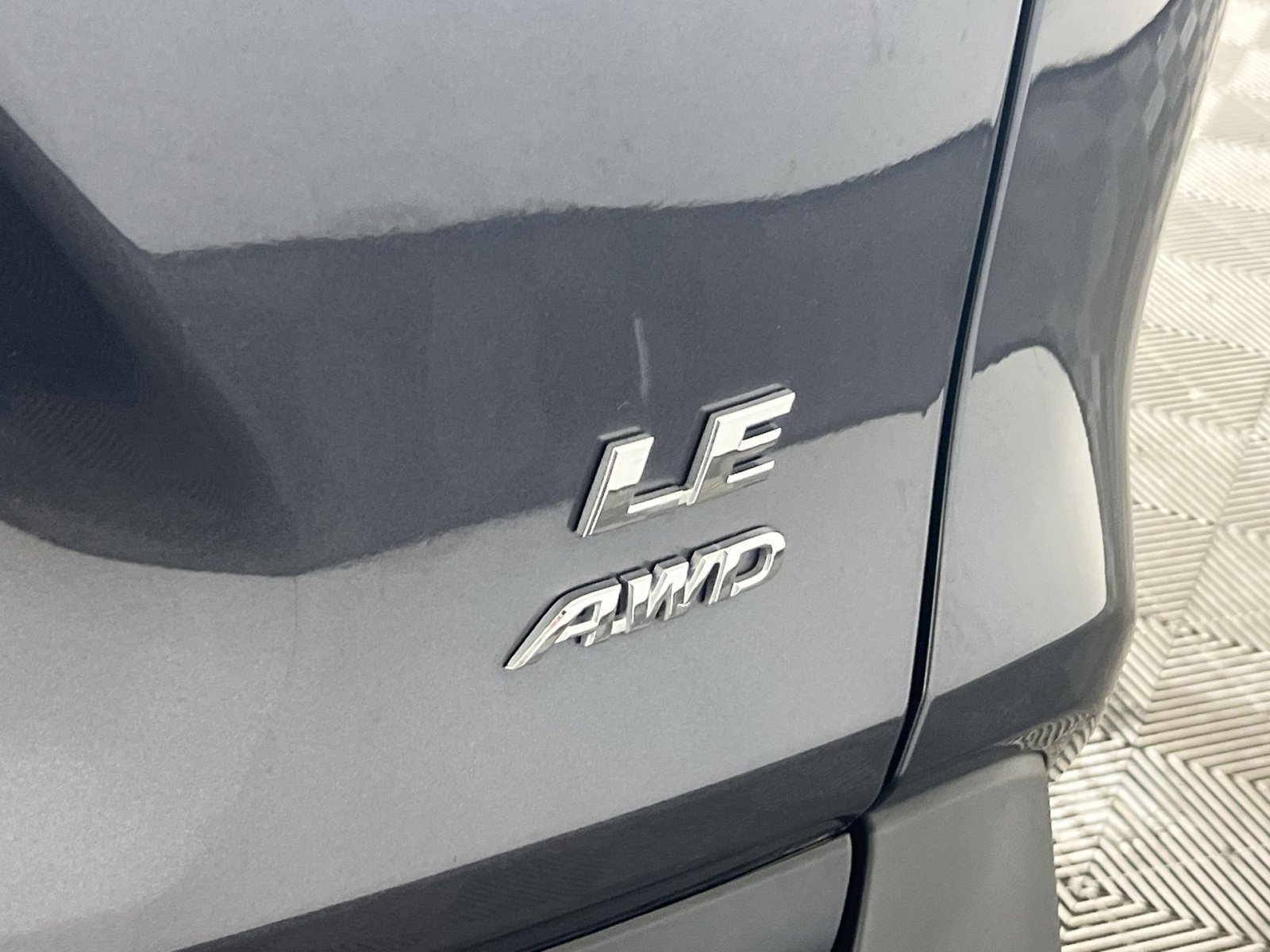 Used 2025 Toyota RAV4 LE AWD/4WD image 27