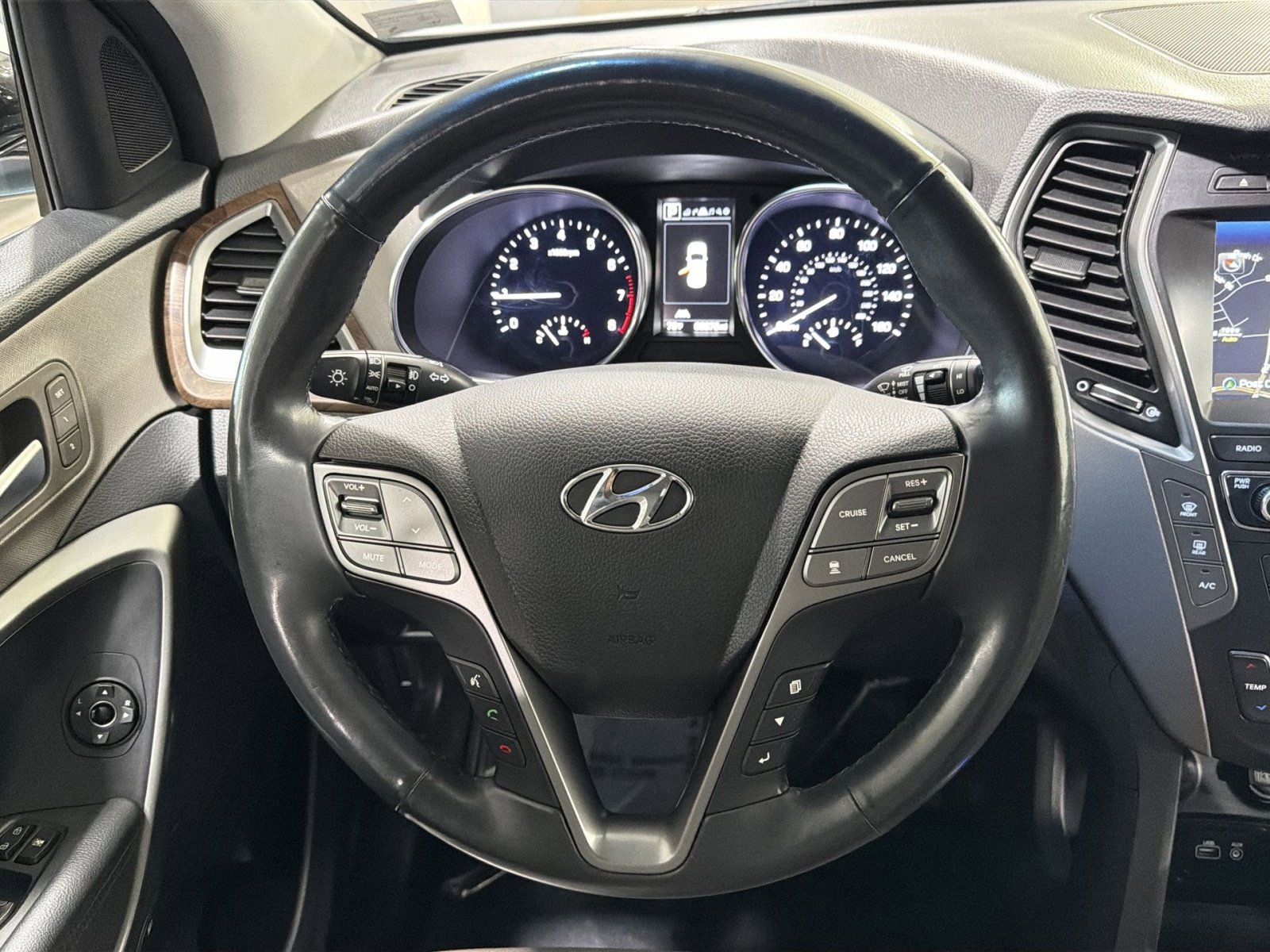 Used 2018 Hyundai Santa Fe Limited AWD/4WD image 23