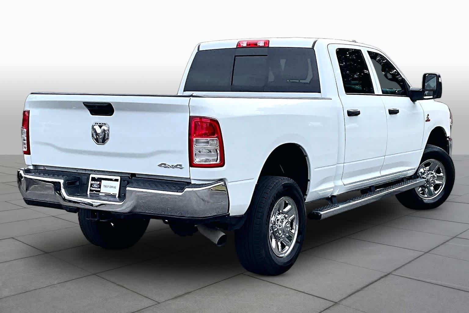 Used 2024 RAM 2500 Tradesman w/ Chrome Appearance Group AWD/4WD image 13